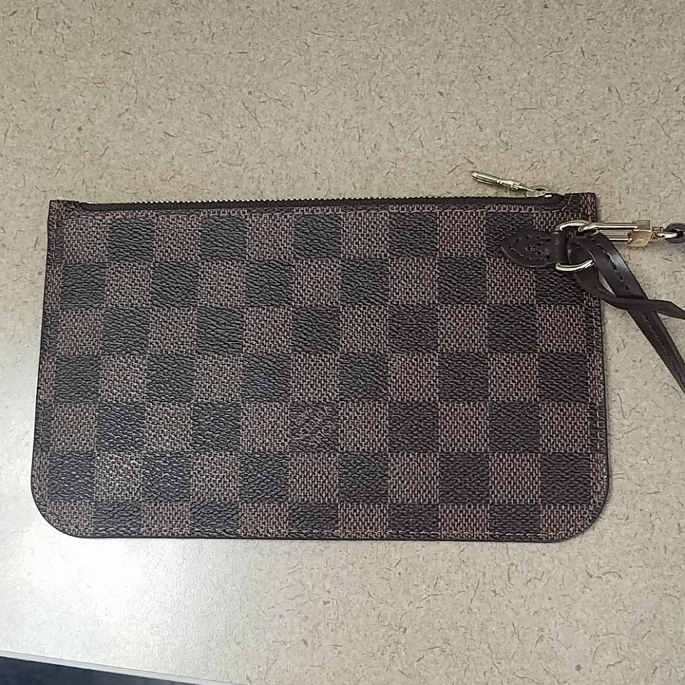 BRAND NEW!!! Louis Vuitton Pouchette